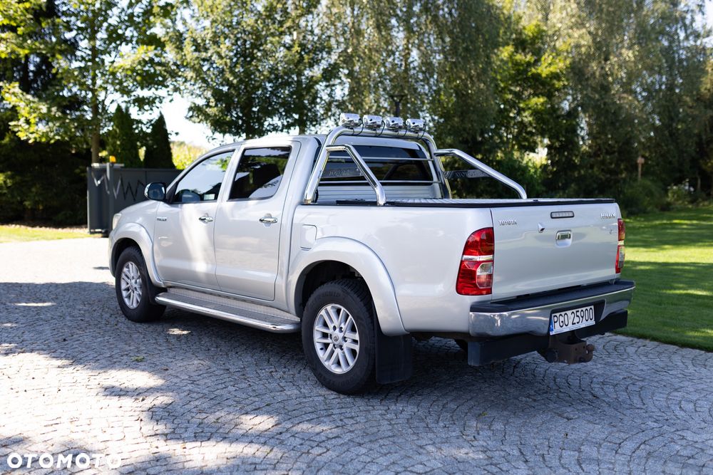 Toyota Hilux 3.0 D-4D SR5 - 4