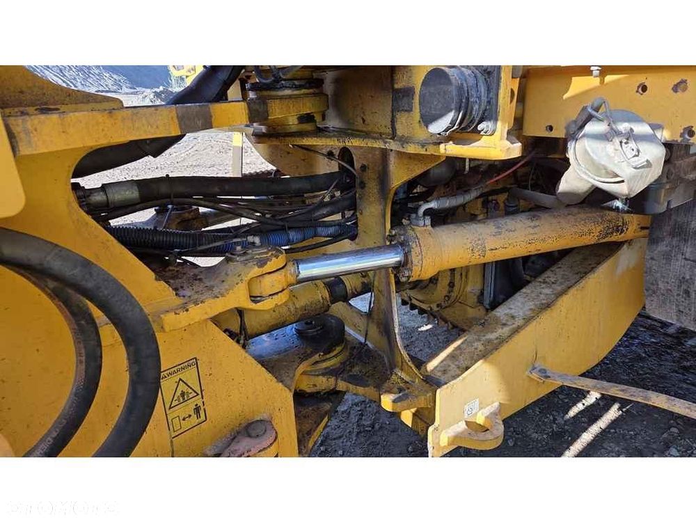 Volvo L220 - 24