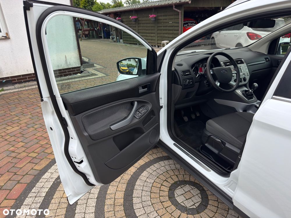Ford Kuga - 30