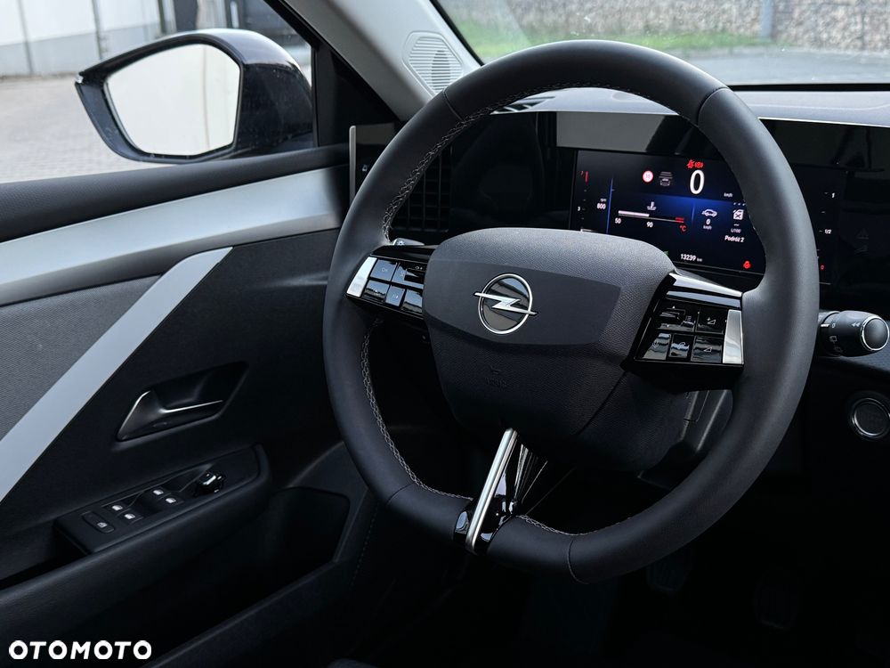 Opel Astra 1.2 Turbo - 12