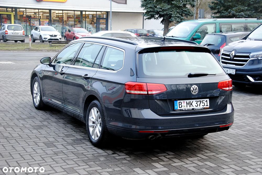 Volkswagen Passat Variant ver-variant-2-0-tdi-scr-4motion-dsg-comfortline - 8