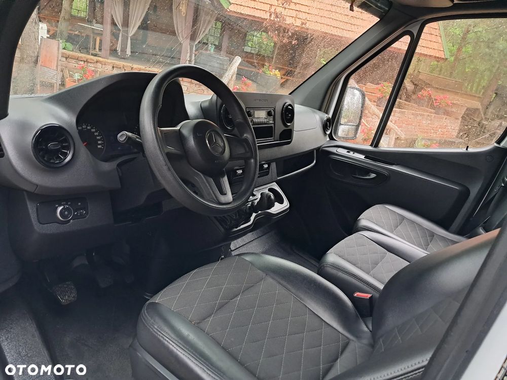 Mercedes-Benz Sprinter 907.221 - 21