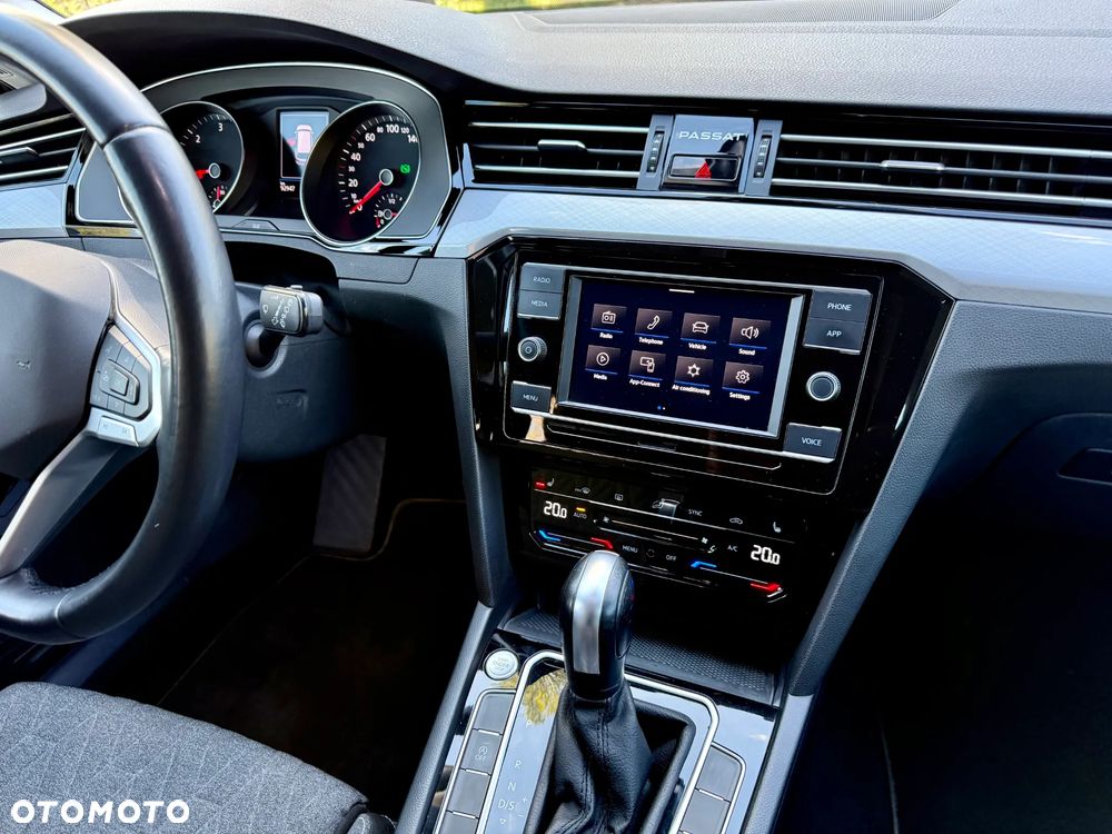 Volkswagen Passat 2.0 TDI EVO Business DSG - 6