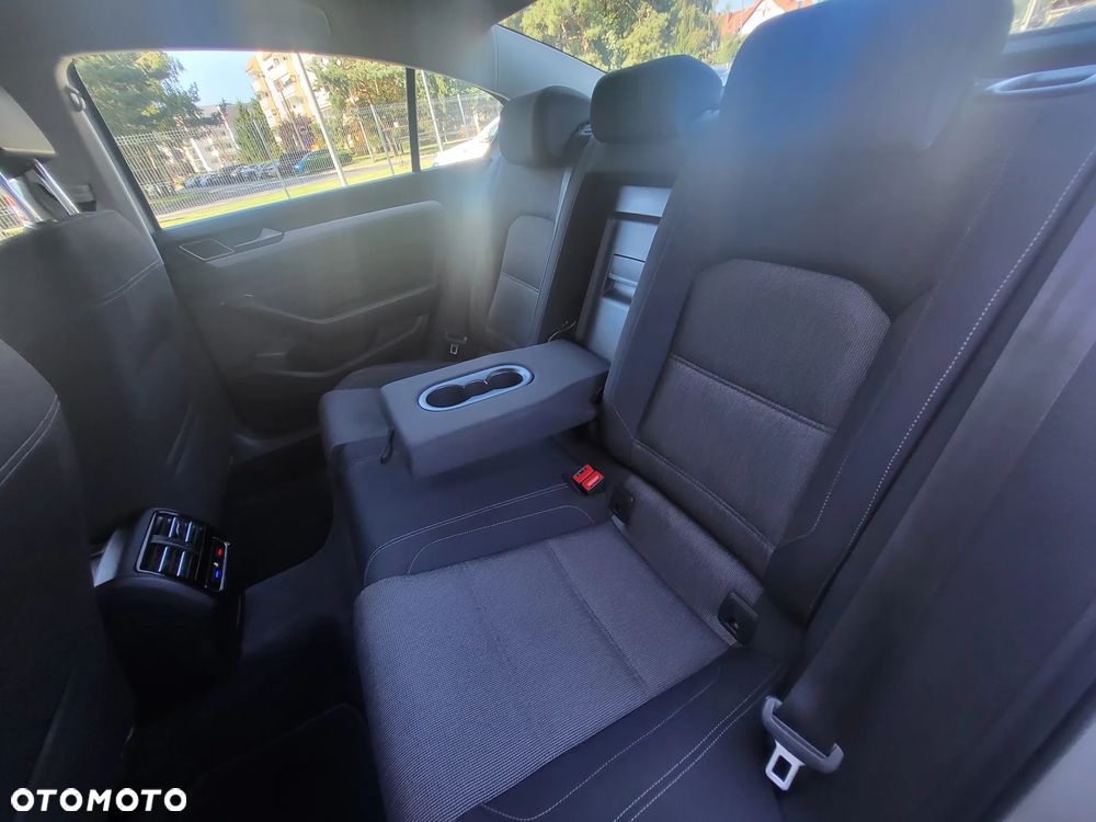 Volkswagen Passat 1.8 TSI BMT Comfortline DSG - 23