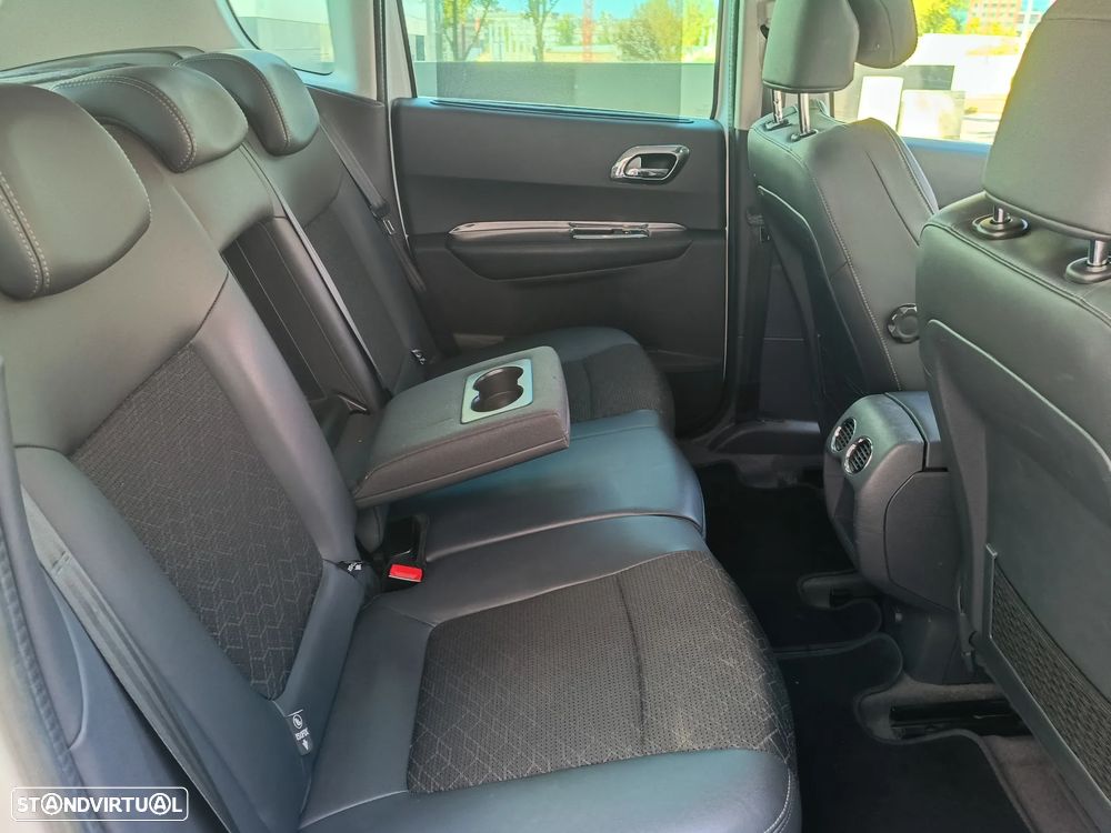 Peugeot 3008 1.6 HDi Allure - 22