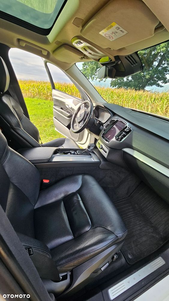 Volvo XC 90 - 21