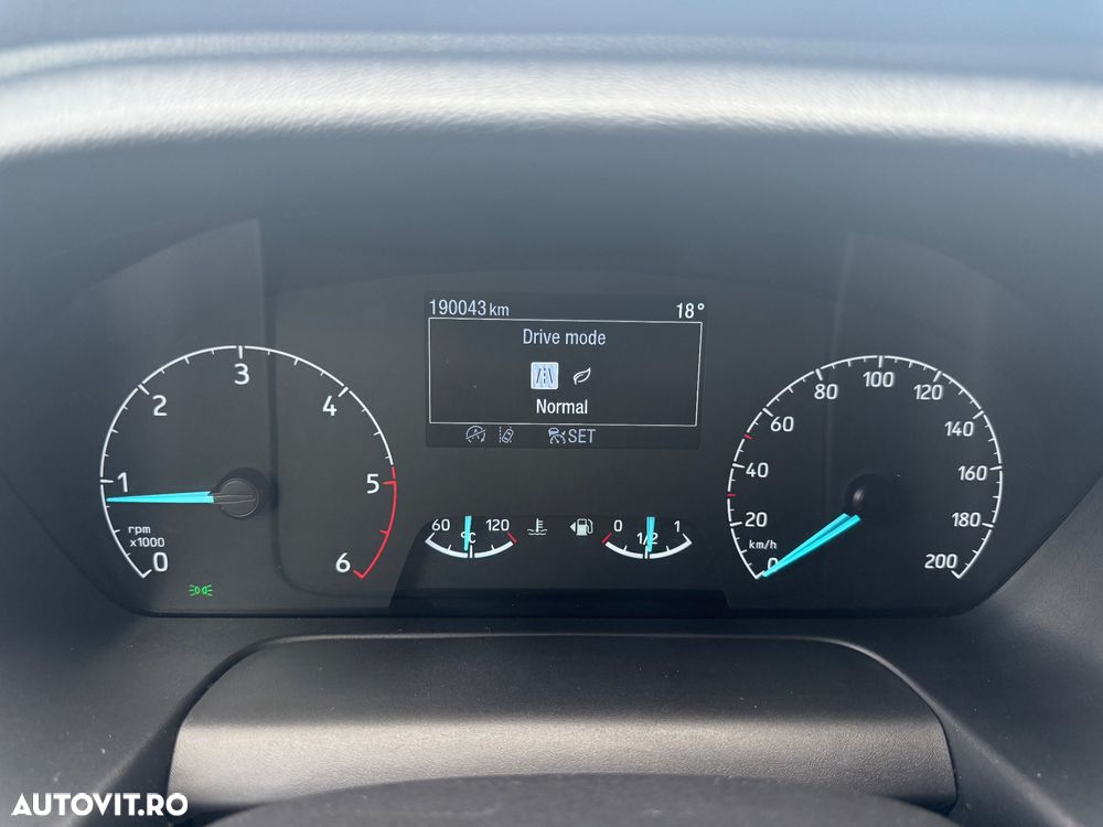 Ford TRANSIT CUSTOM - 17