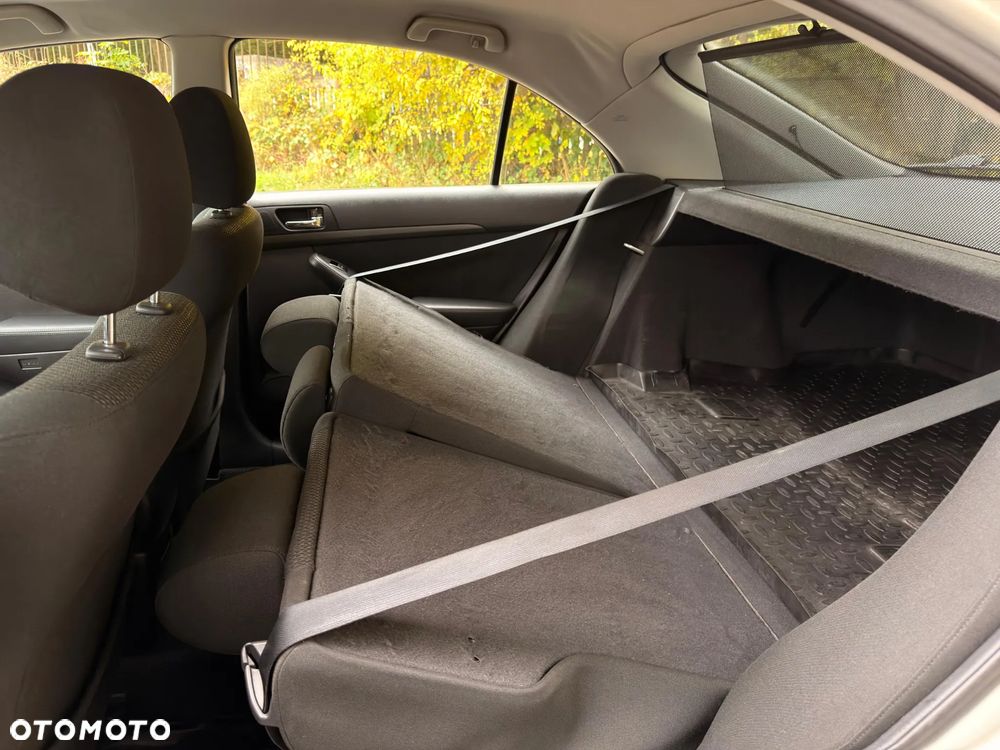 Toyota Avensis - 22
