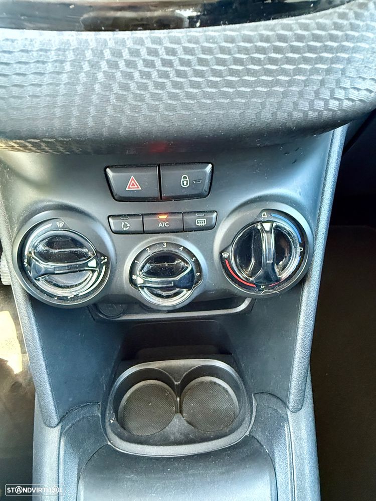 Peugeot 208 1.2 PureTech Style - 29