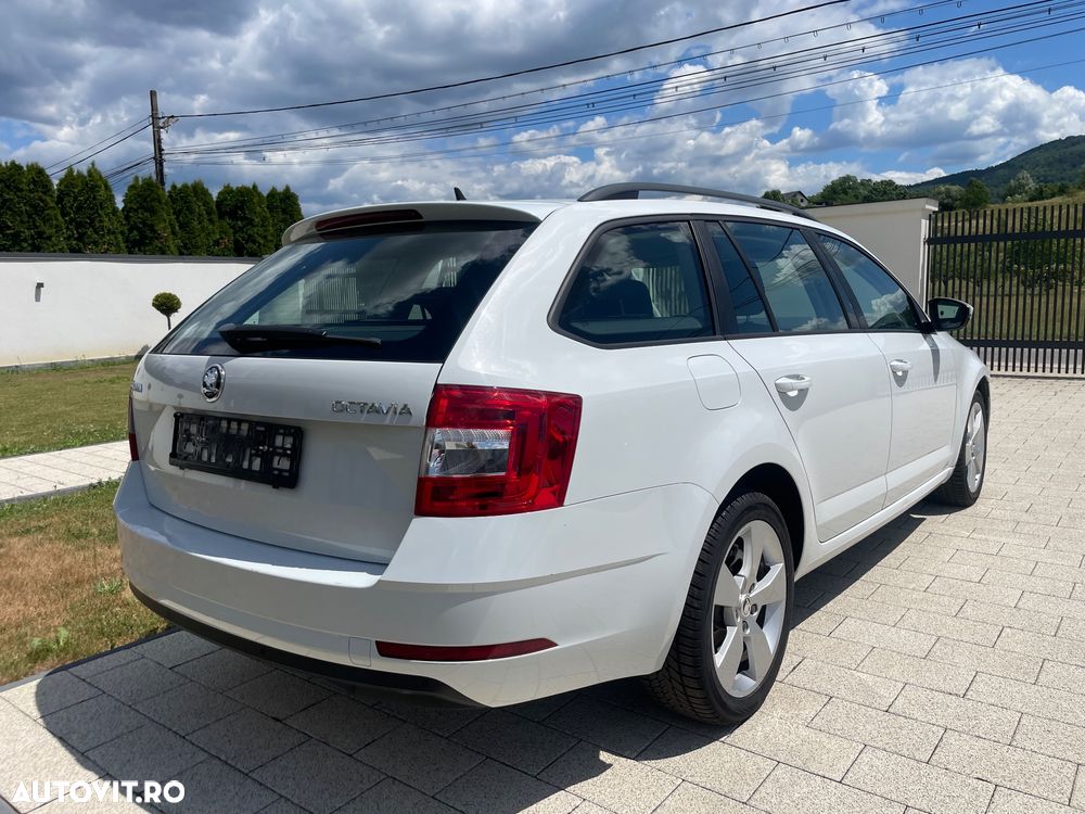 Skoda Octavia 1.6 TDI DSG Style - 23