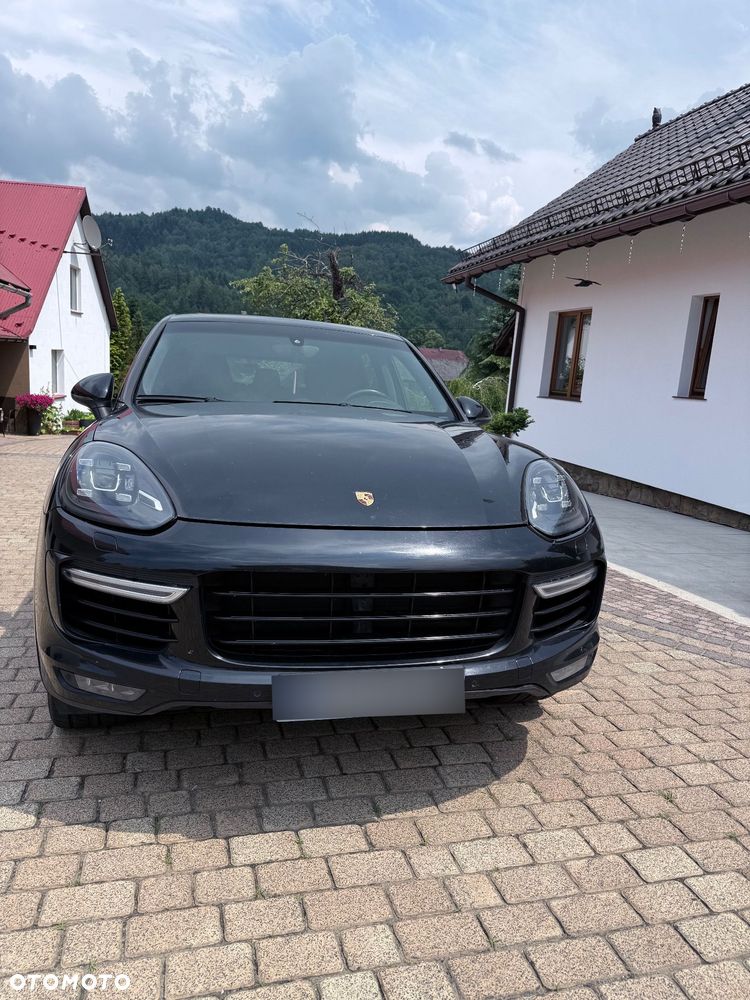 Porsche Cayenne - 5