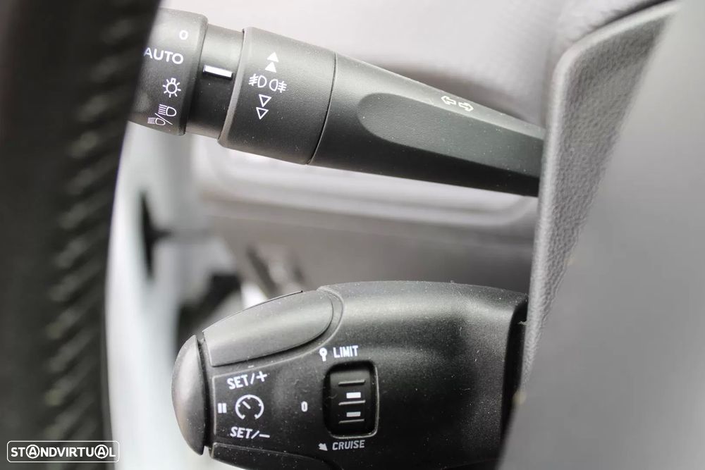 Peugeot 208 1.2 PureTech Style - 21