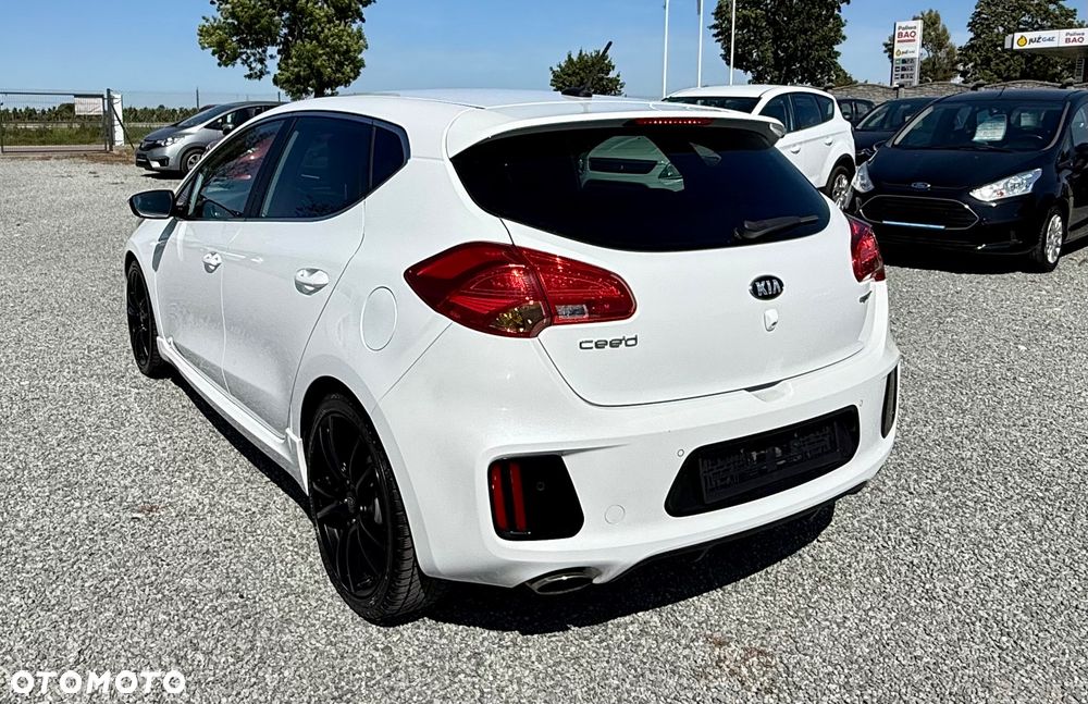 Kia Ceed 1.6 T-GDI GT - 6