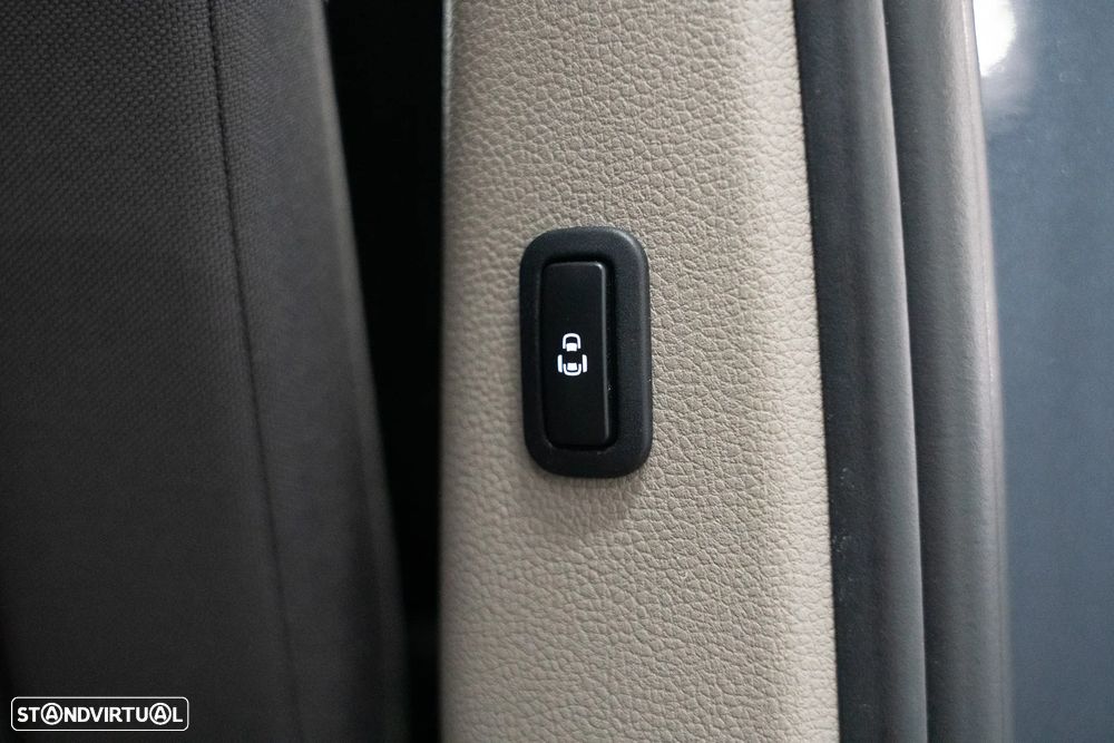 VW Multivan 2.0 TDI Life DSG - 12