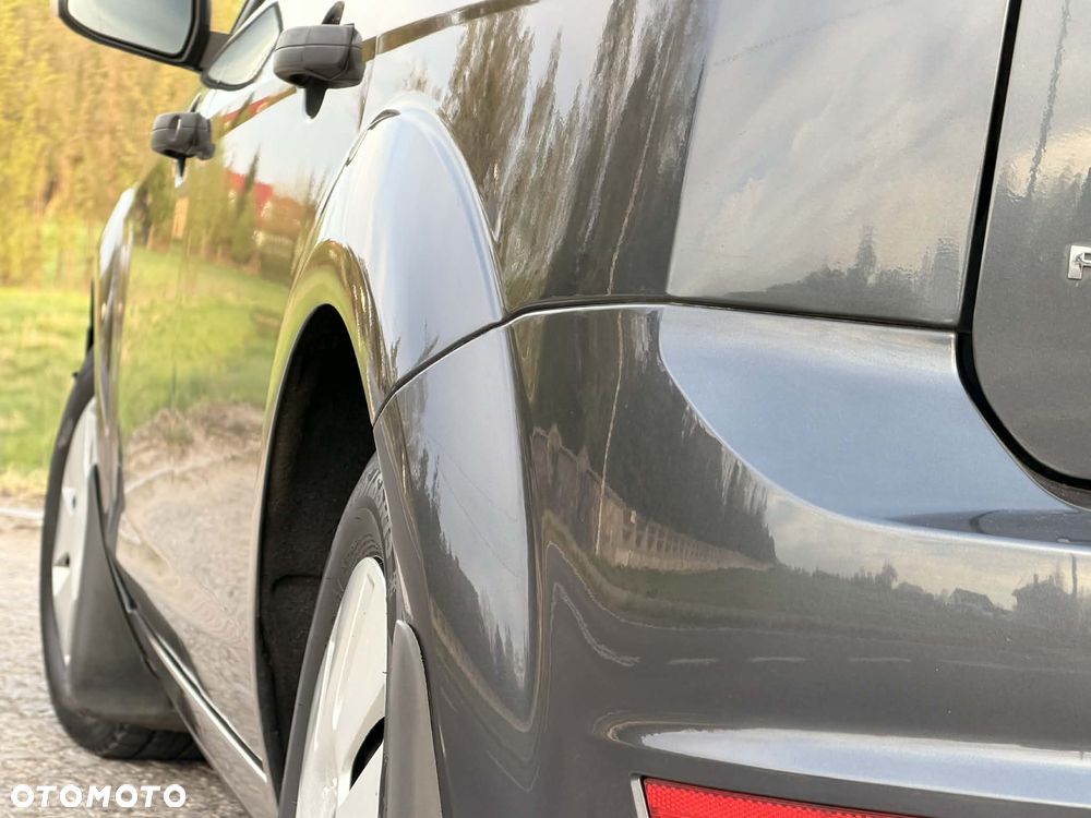 Ford Focus 1.6 TDCi Ambiente - 19