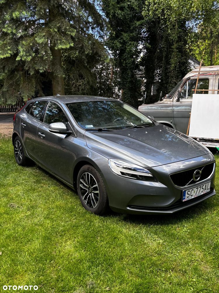 Volvo V40 D2 Momentum - 1