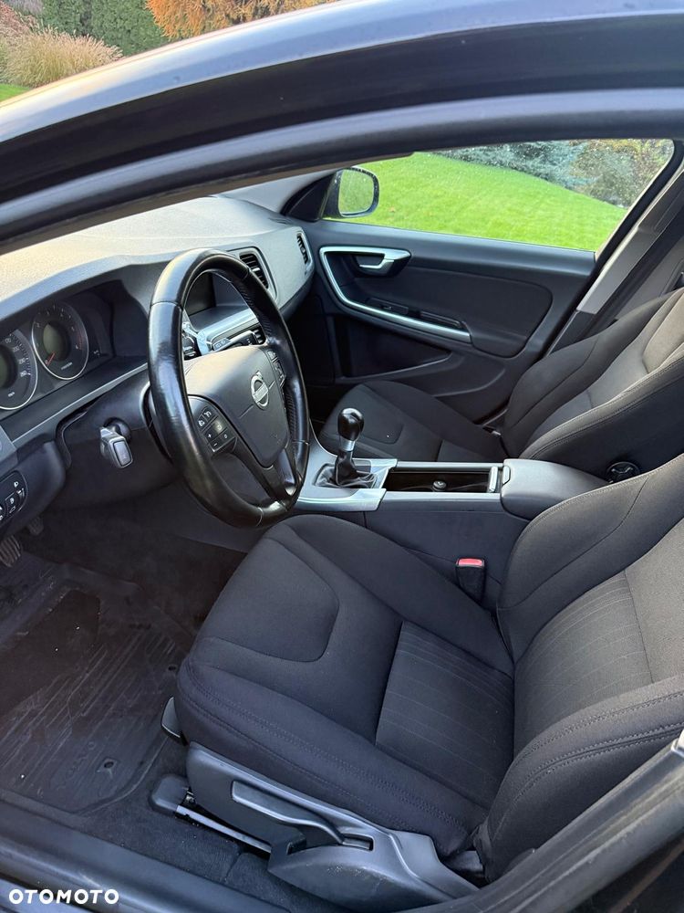 Volvo V60 ver-d2-kinetic - 11