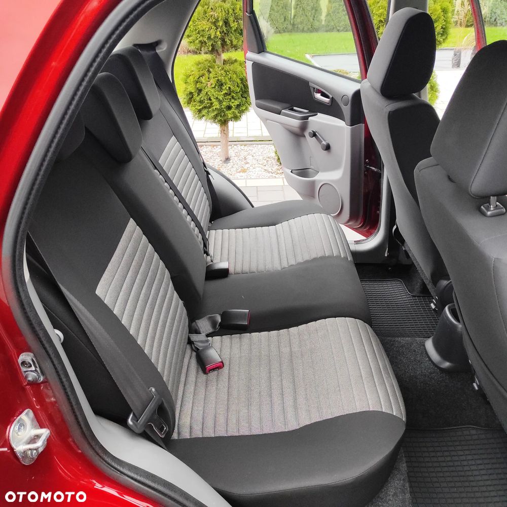Suzuki SX4 1.6 Comfort - 23