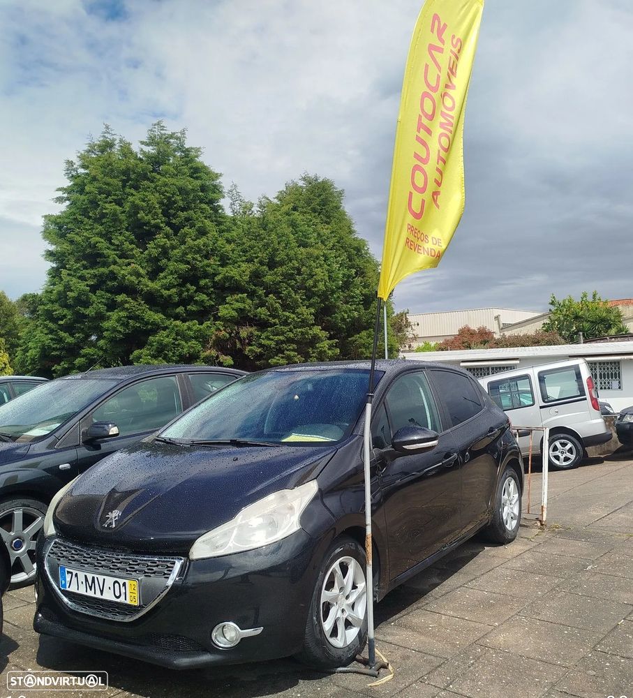 Peugeot 208 1.4 HDi Allure - 1
