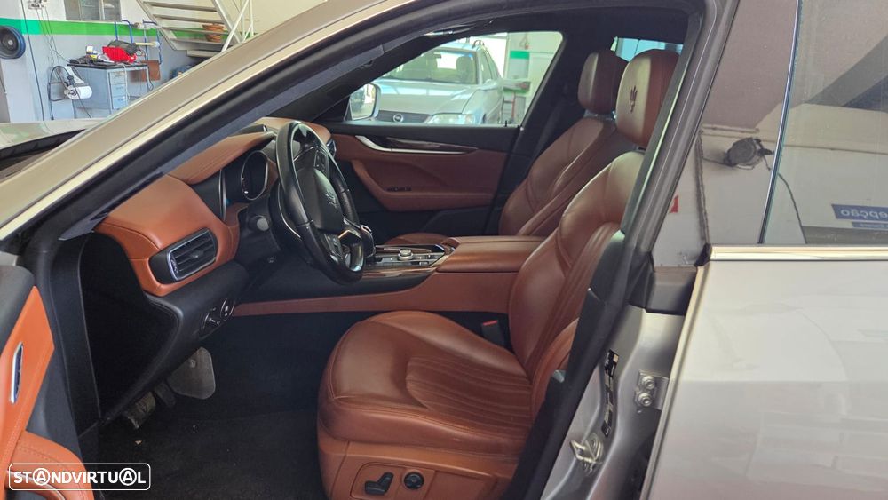 Maserati Levante 3.0 V6 - 12