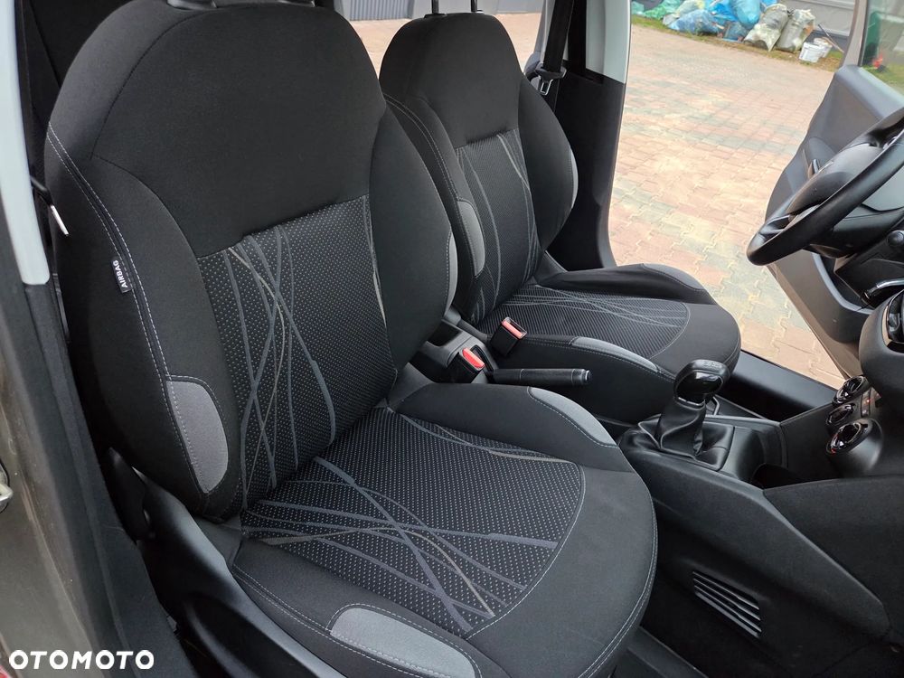 Peugeot 208 - 27
