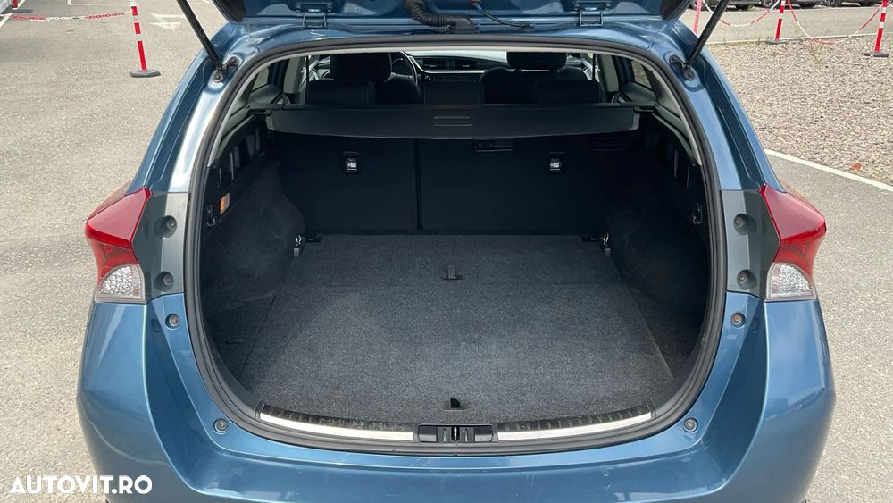 Toyota Auris 1.8 L VVT-i HSD Luna - 13