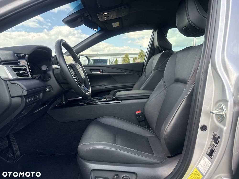 Toyota Camry - 18