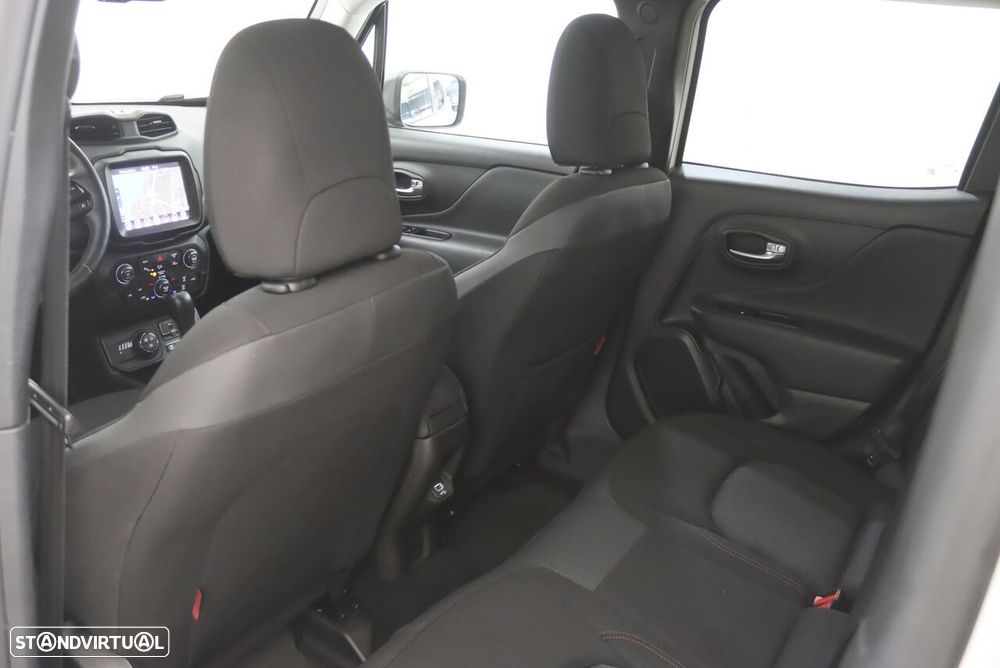 Jeep Renegade - 13