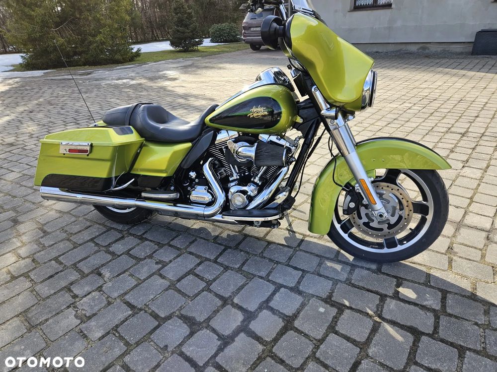 Harley-Davidson Touring Street Glide - 2