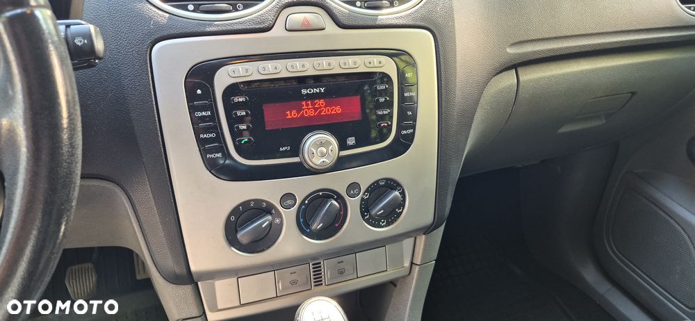 Ford Focus 1.6 16V Ambiente - 18