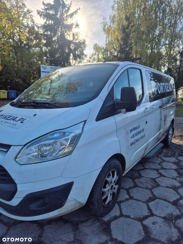 Ford Tourneo Custom - 2