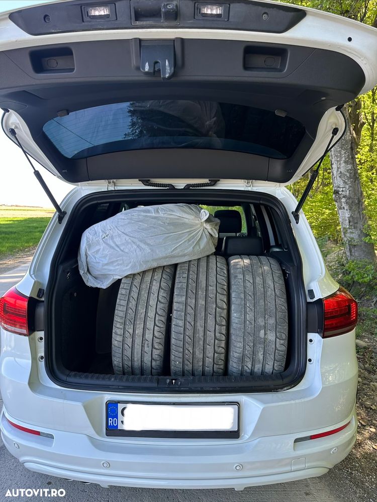 Volkswagen Tiguan 2.0 TDI 4Motion DSG BMT Sport & Style - 10