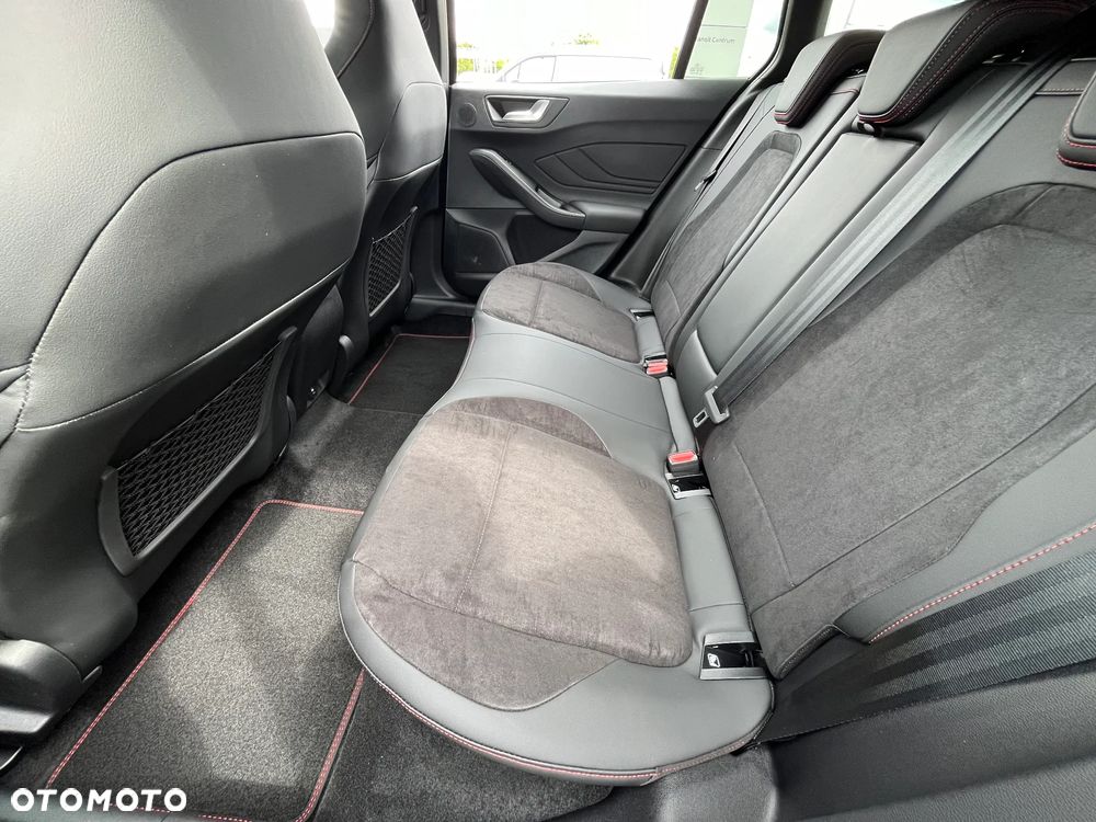 Ford Focus 2.3 EcoBoost ST X - 26