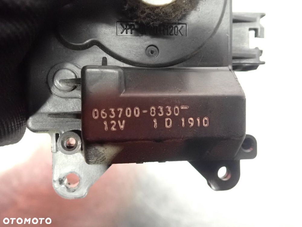 SILNICZEK NAGRZEWNICY TOYOTA RAV4 II LIFT  063700-8330 - 4