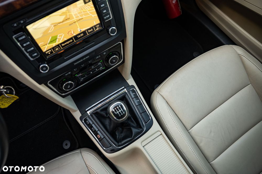 Skoda Superb 2.0 TDI L&K - 17