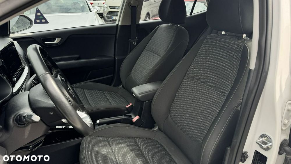 Kia Stonic - 23
