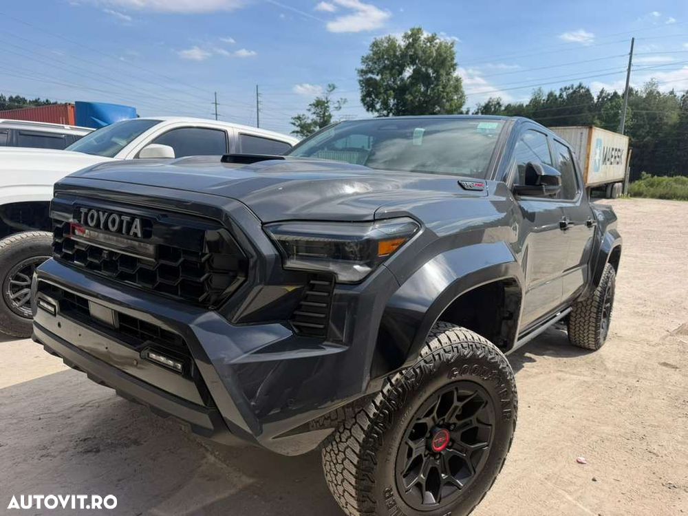 Toyota Tacoma - 3