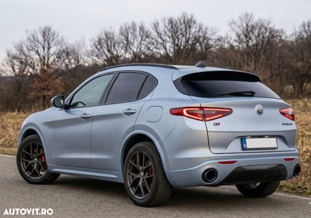 Alfa Romeo Stelvio 2.0 Turbo 16V AT8-Q4 Ti - 4