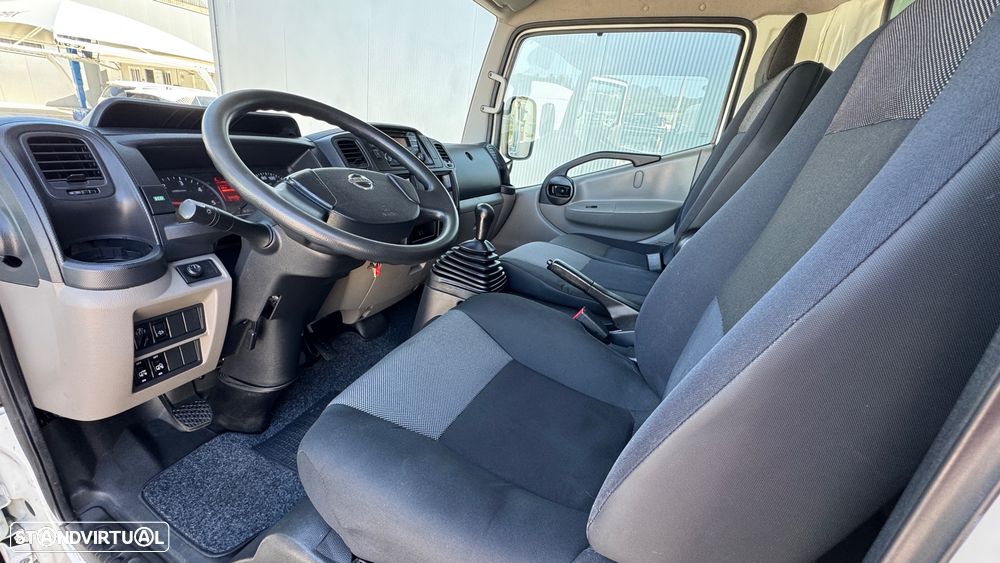 Nissan Cabstar C/ Plat. Elevatória NT 400 3.0 dCi - 21