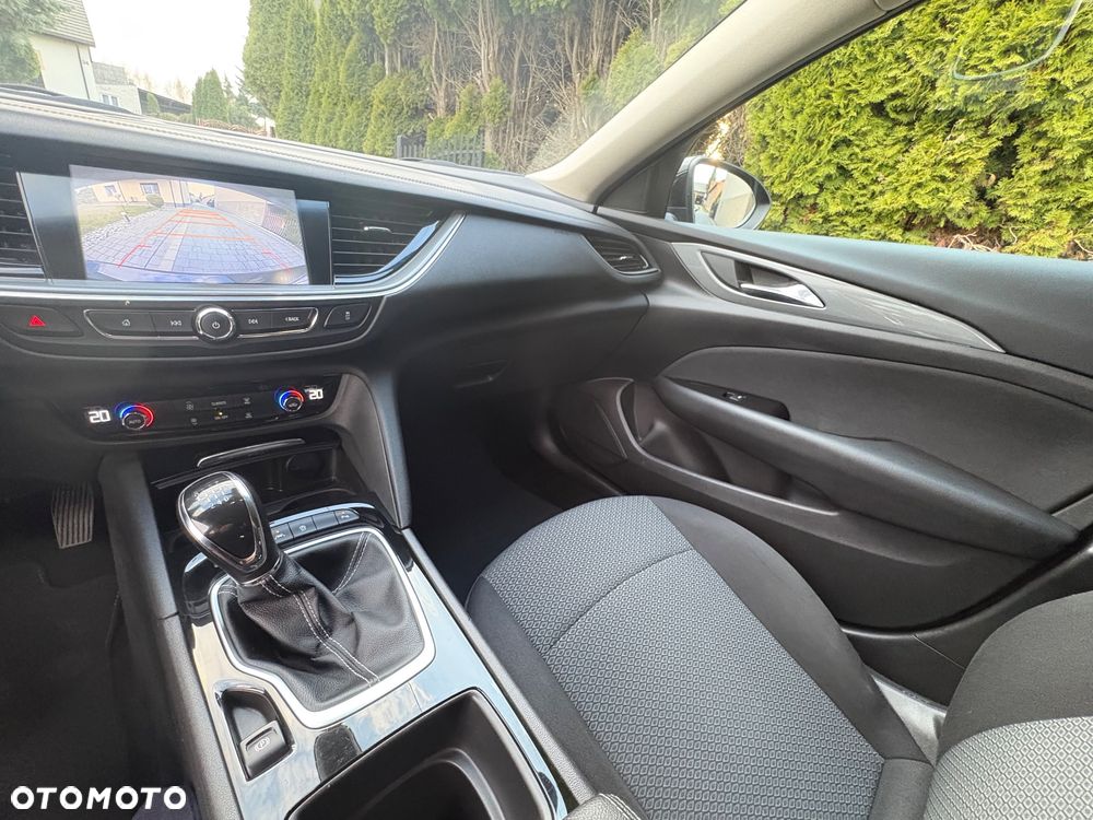 Opel Insignia - 11