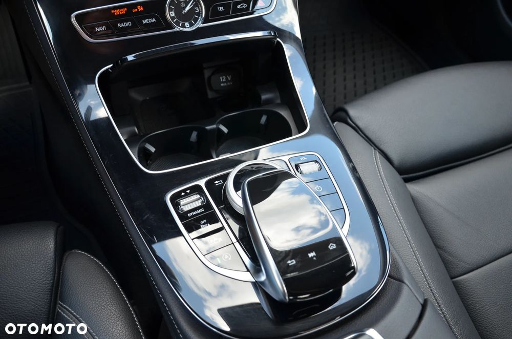 Mercedes-Benz Klasa E 220 d 9G-TRONIC - 39