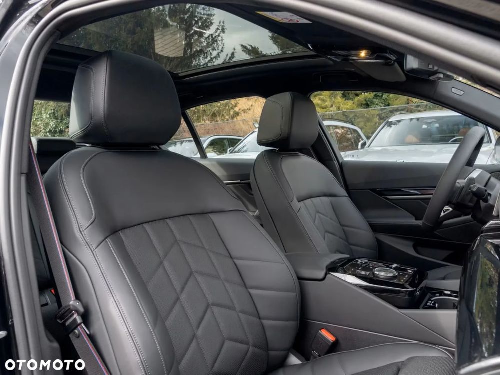 BMW Seria 5 540d xDrive mHEV M Sport - 31