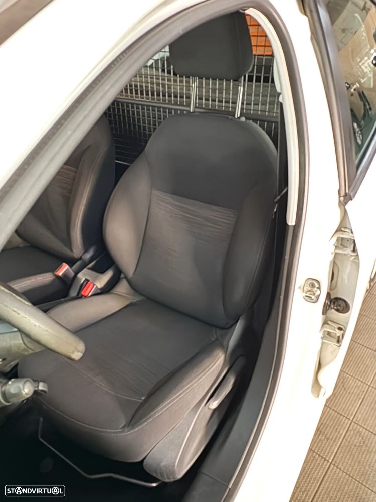 Peugeot 208 1.5 HDI Van - 11