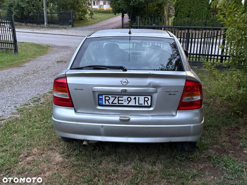 Opel Astra 1.6 16V 100 - 3