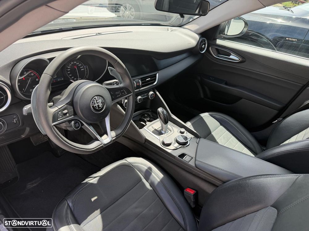 Alfa Romeo Giulia 2.2 D Super AT8 - 24
