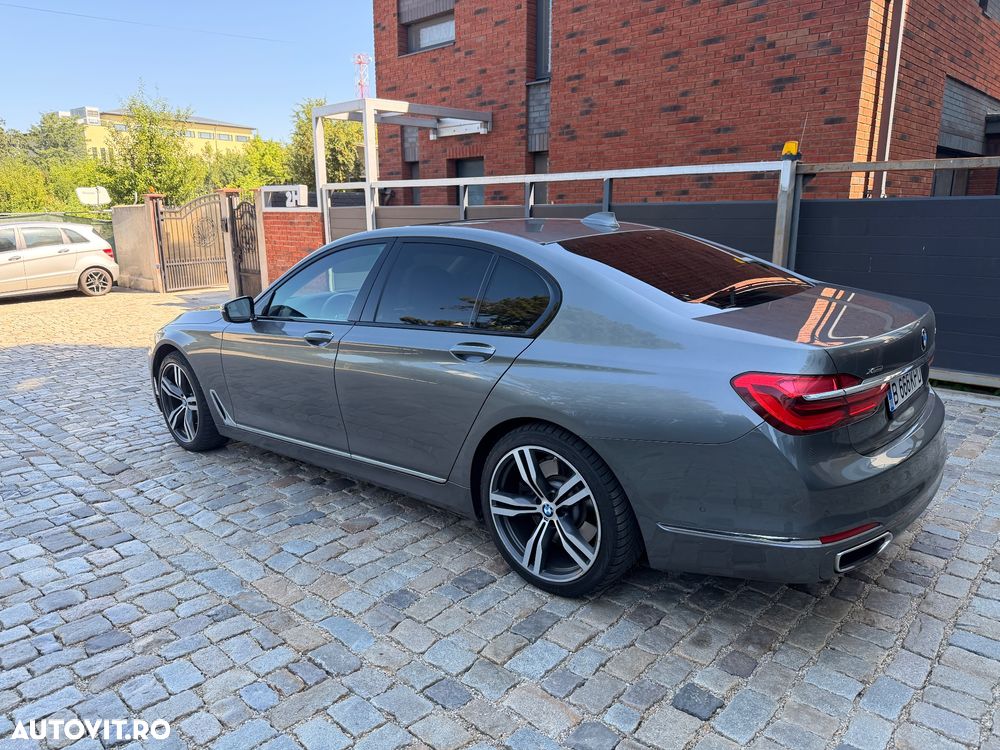 BMW Seria 7 750i xDrive - 3