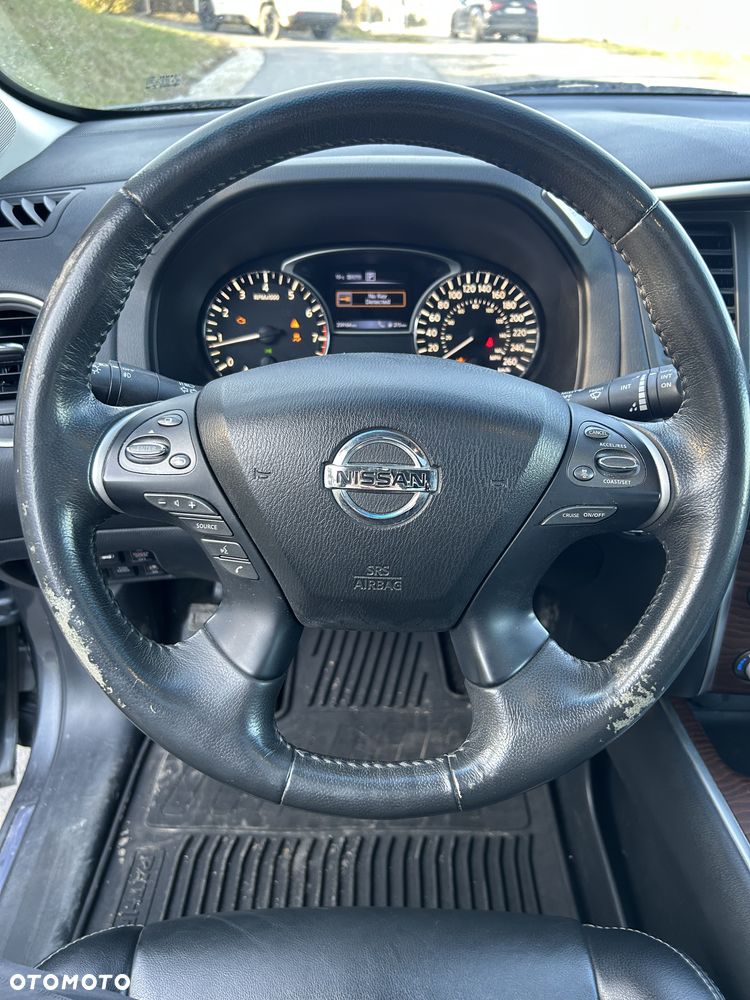 Nissan Pathfinder - 9