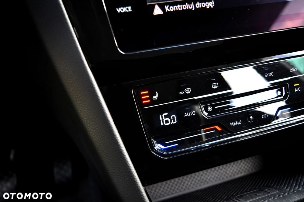Volkswagen Passat - 32
