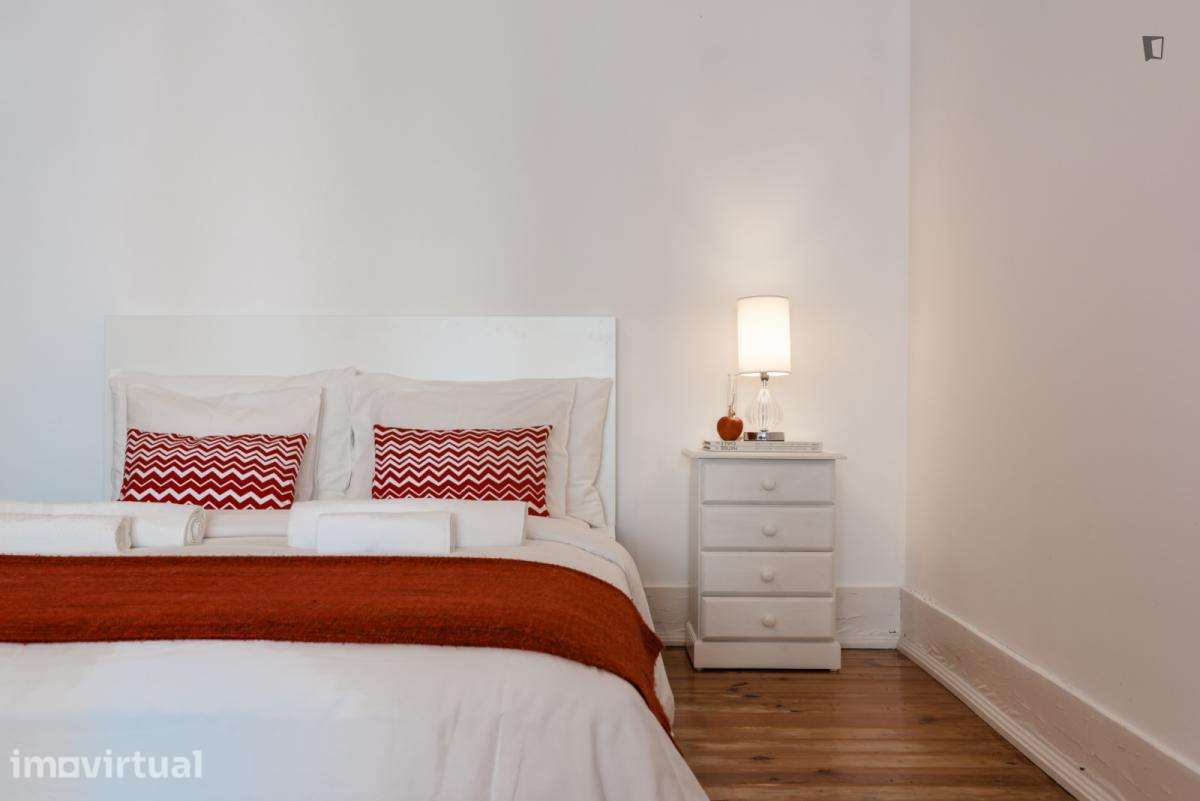 Quarto - localizado em Marquês de Pombal Lisbon - Grande imagem: 5/23