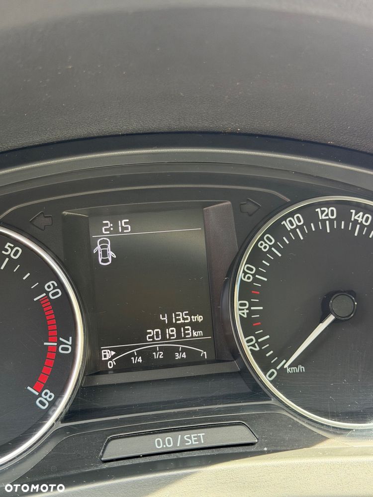 Skoda RAPID 1.2 TSI Active - 10